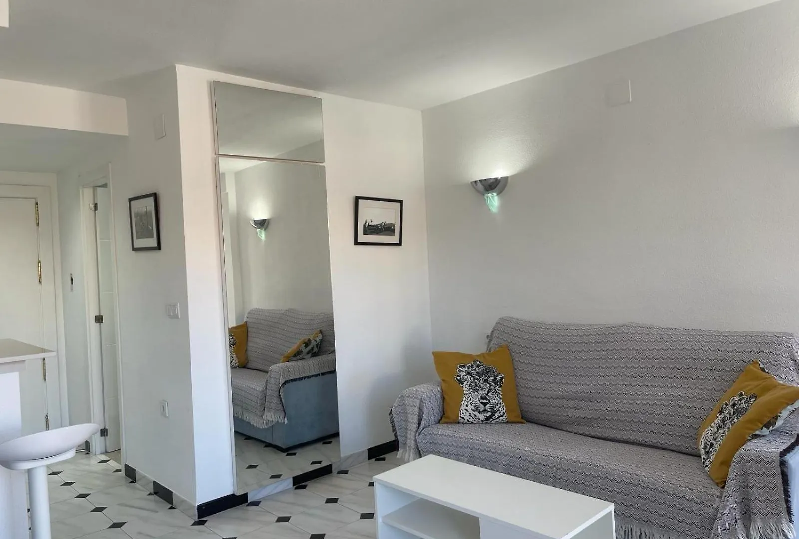 Terrasol Estudios Plazamar Торре-дель-Мар 0*,