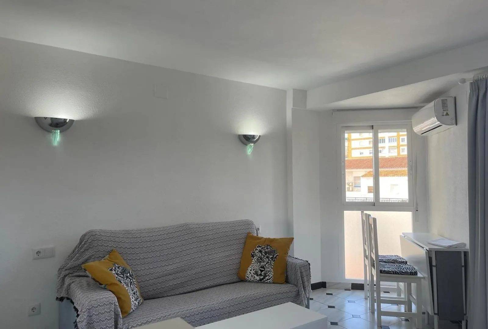 Terrasol Estudios Plazamar Торре-дель-Мар